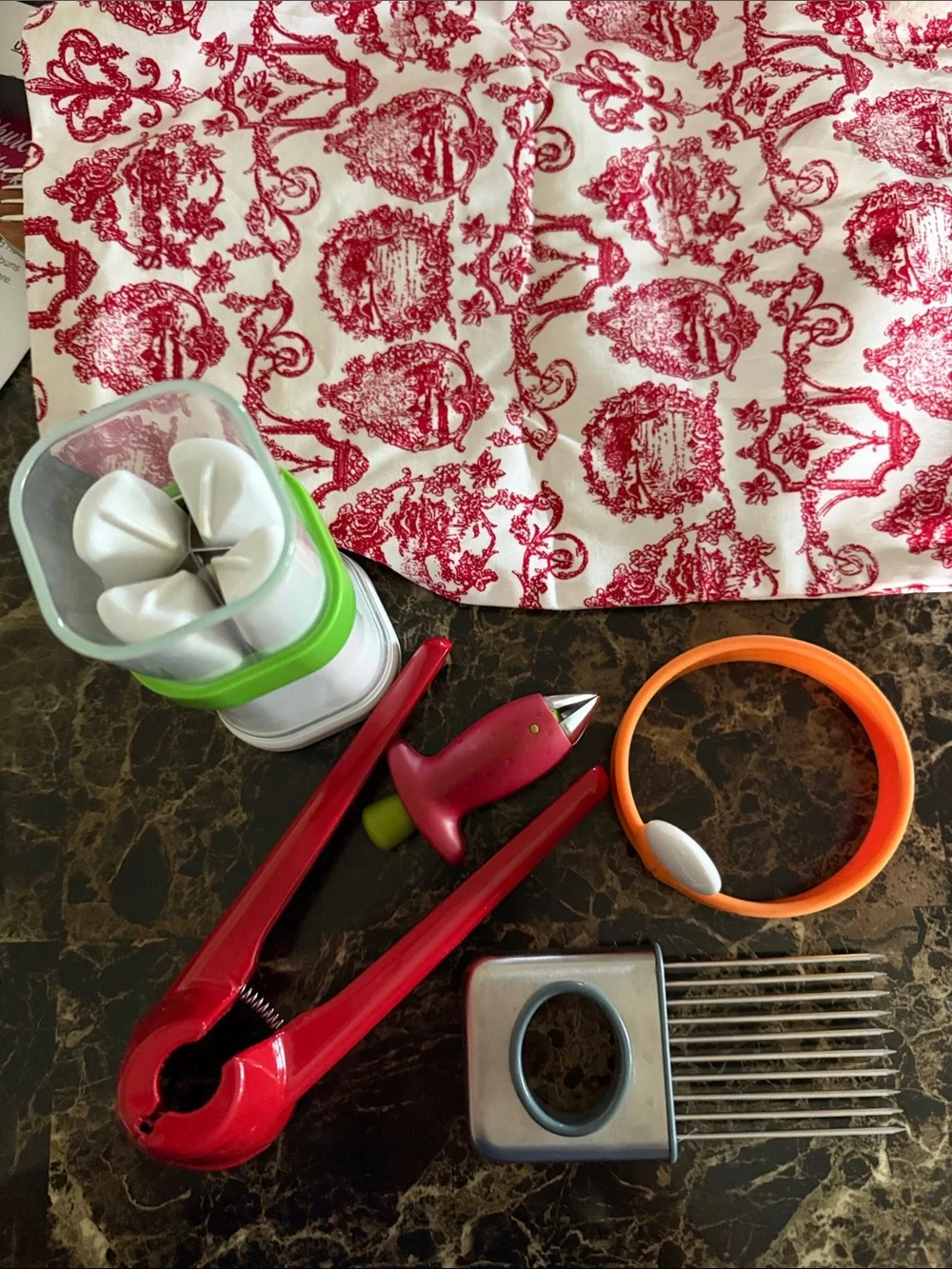 Five Assorted Kitchen Gadgets - Green, Orange & Red